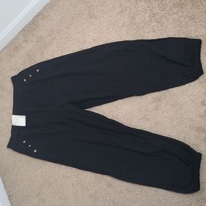 Black scrunch ankle, button down pants